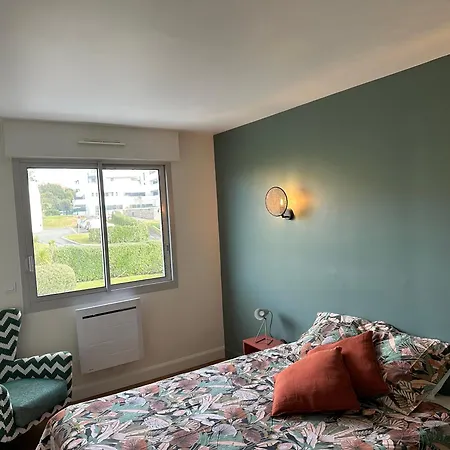 Vue A 100m Des Plages, Classe 4*