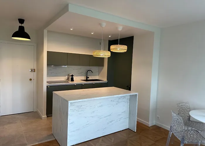 Vue A 100m Des Plages, Classe 4* *